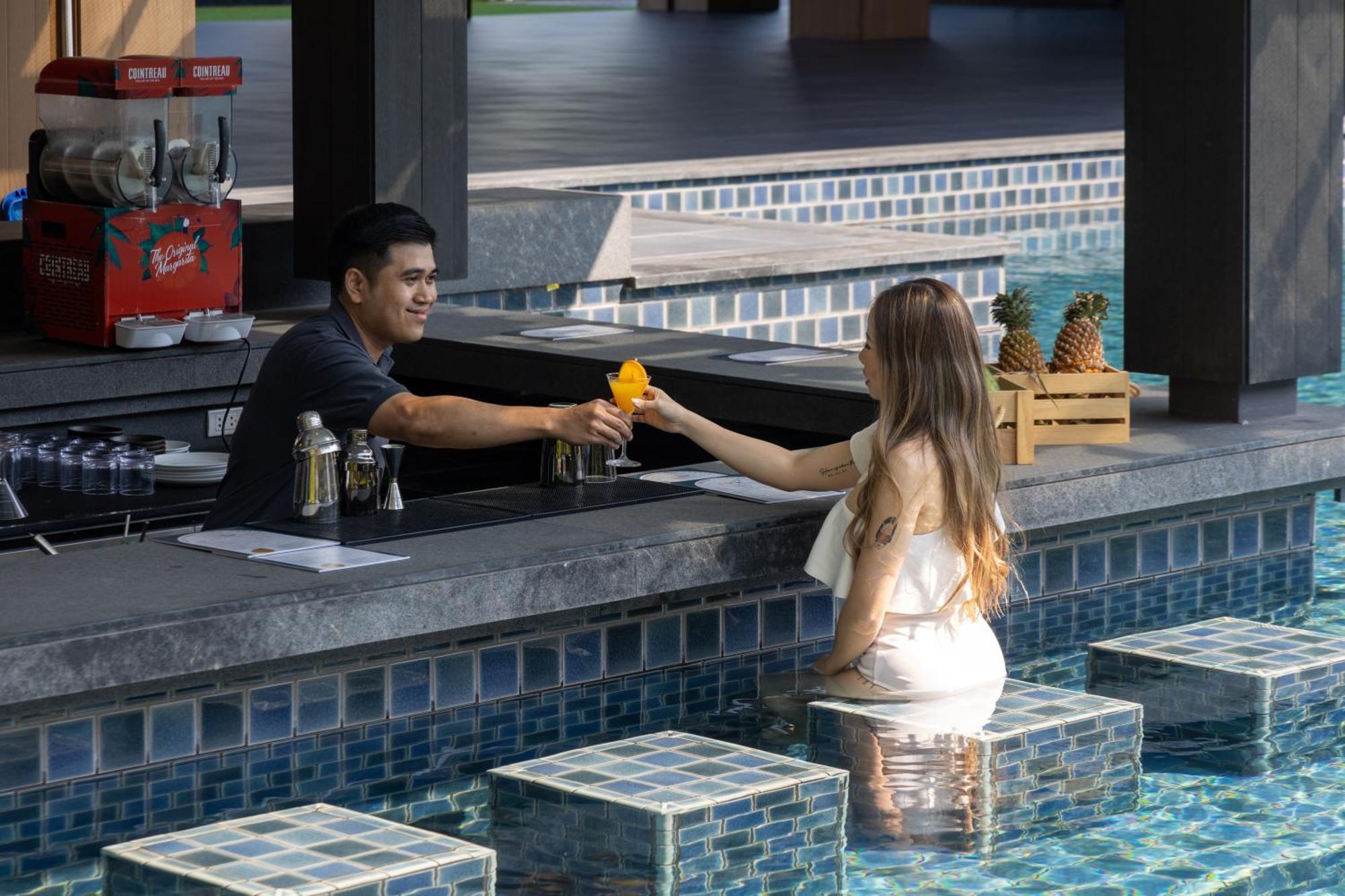 Courtyard By Marriott Bangkok Suvarnabhumi Airport Kültér fotó
