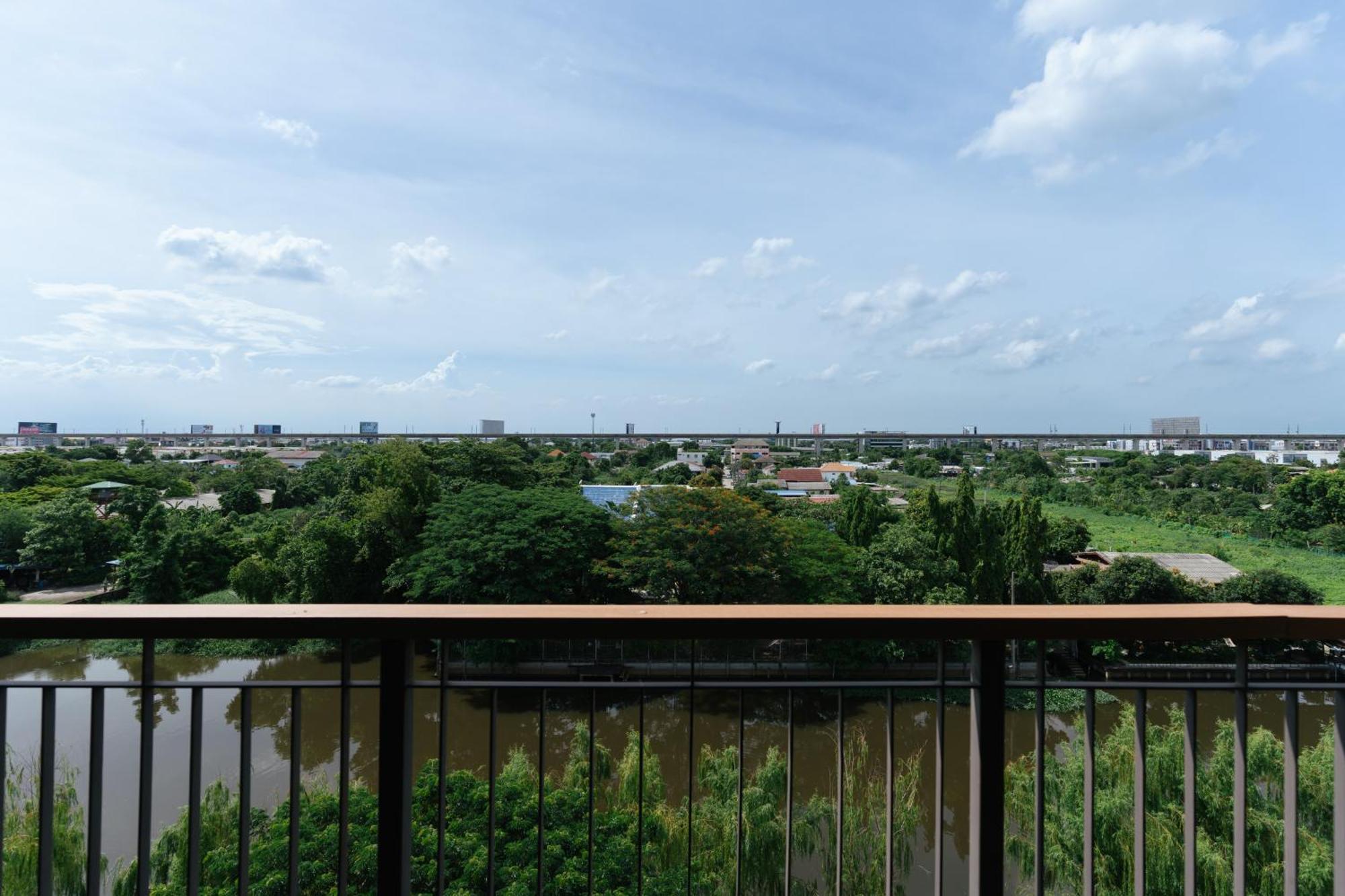 Courtyard By Marriott Bangkok Suvarnabhumi Airport Kültér fotó